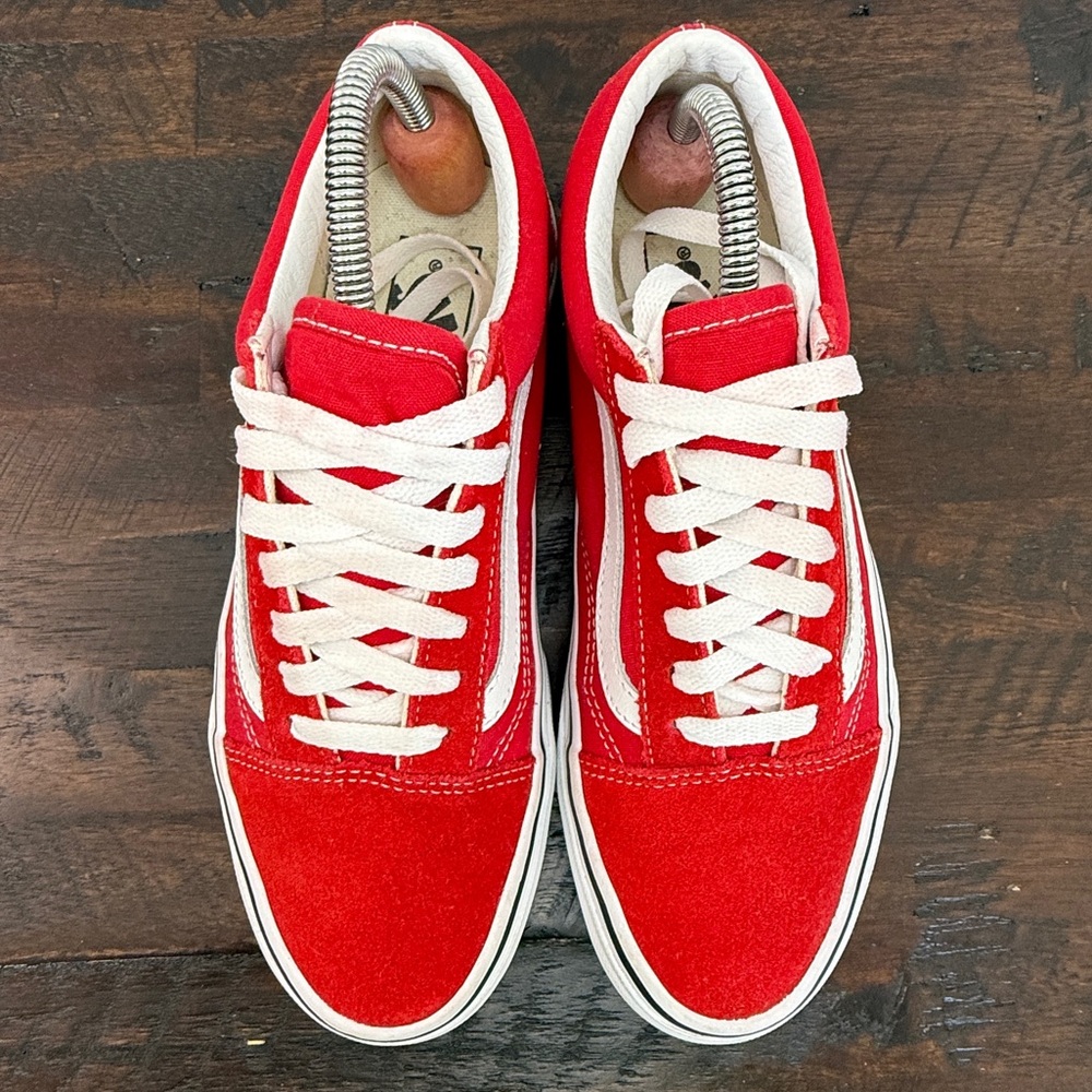 Vans Old Skool Low Top Sneaker in Racing Red Women's 7.5 / Men's 6 Suede Canvas - Picture 5 of 10